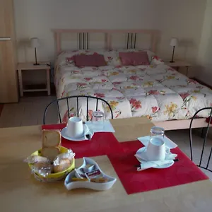 https://al-mare-in-citta.catania-hotels.net